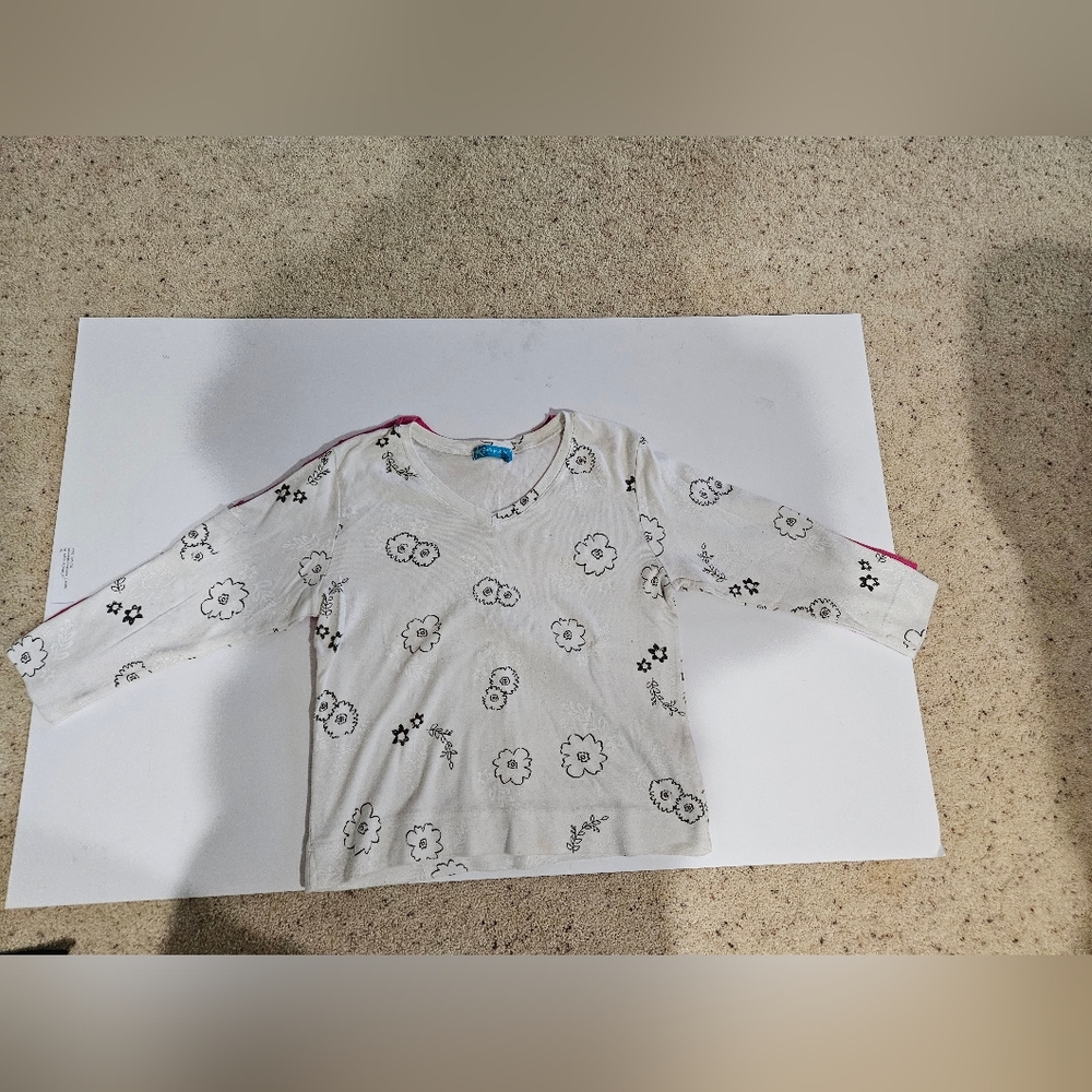 FRESH PRODUCE COTTON  WHITE WITH PRINT  3/4 SLEEVE  SIZE MED